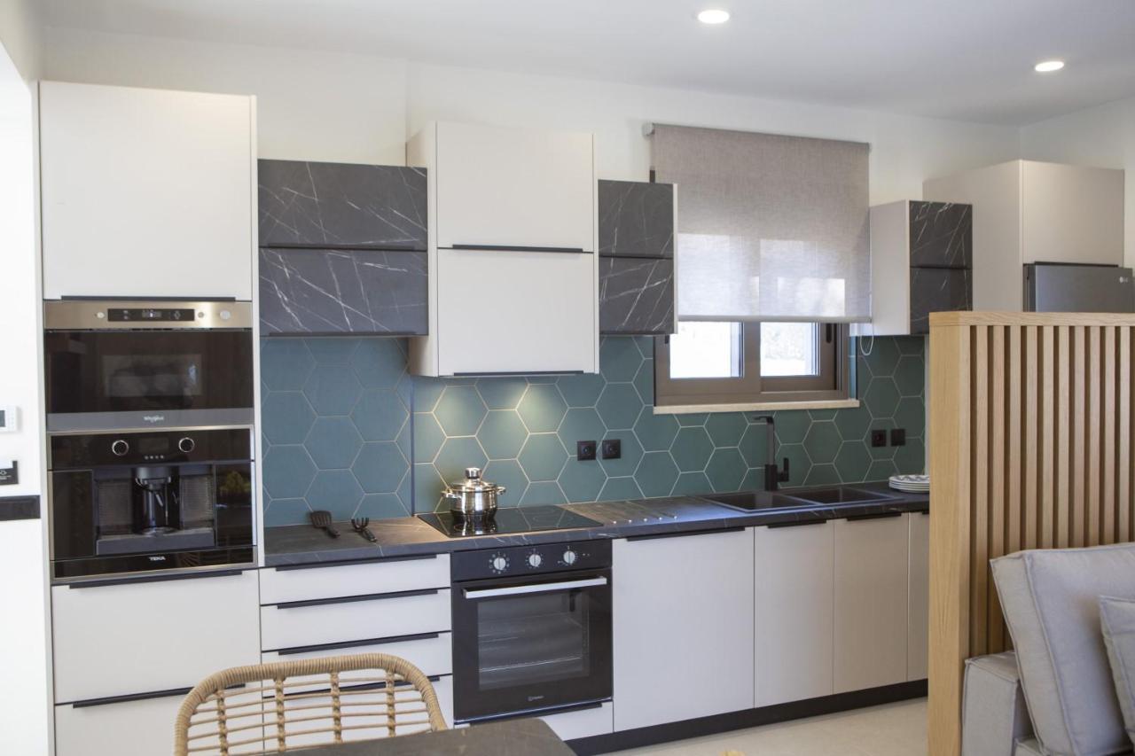 Inorato - Luxury Villa With Private Swimming Pool Kalamítsi Екстериор снимка